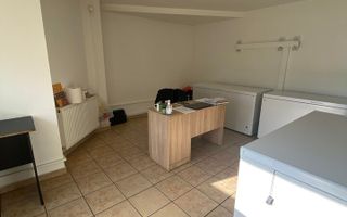 Spatiu comercial , suprafata de 137 mp,zona Grivita,pret 2200 euro neg - Poză 3