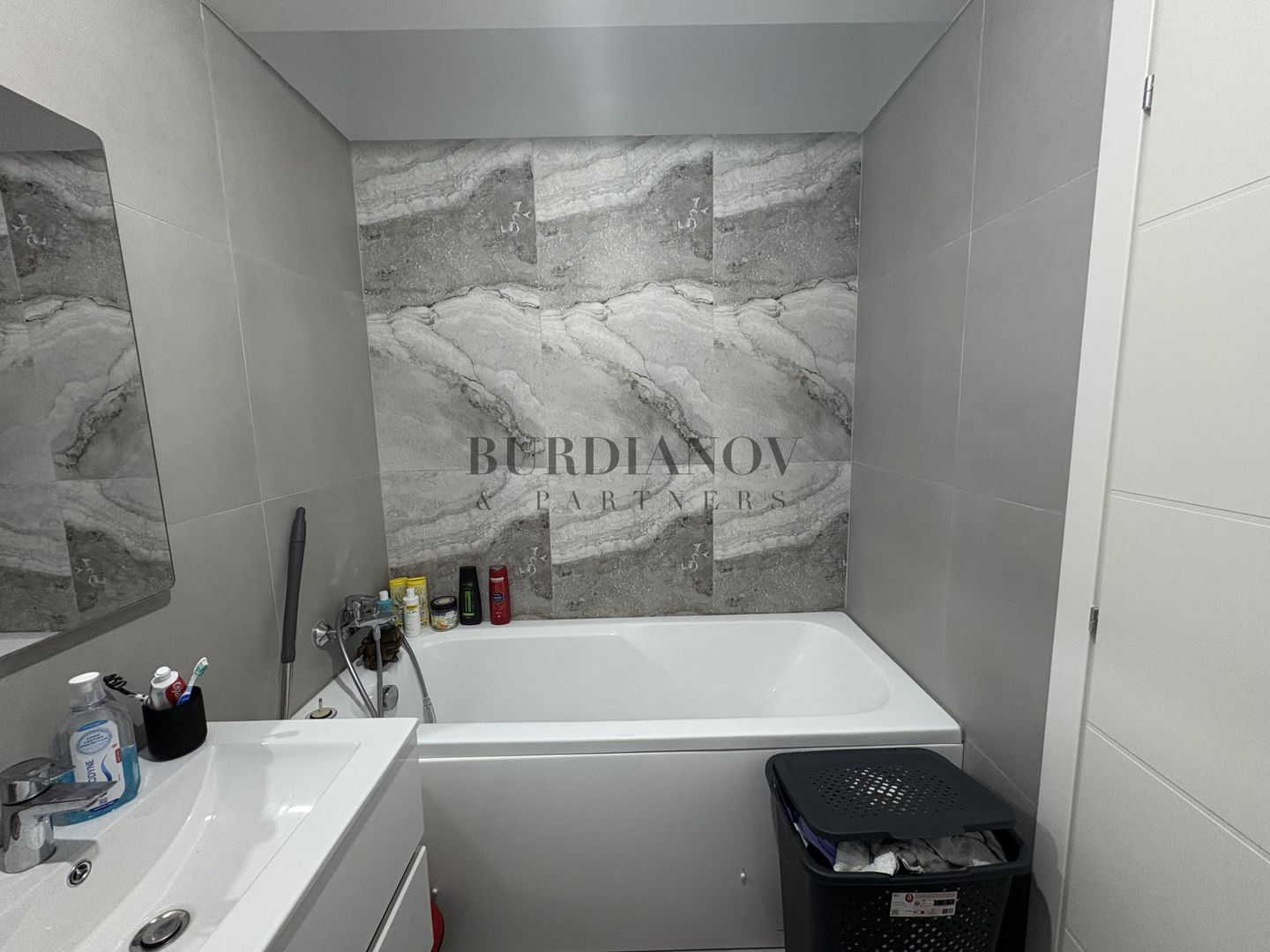Apartament cu 2 camere de vânzare - Metrou Costin Georgian - Titan - Poză 13
