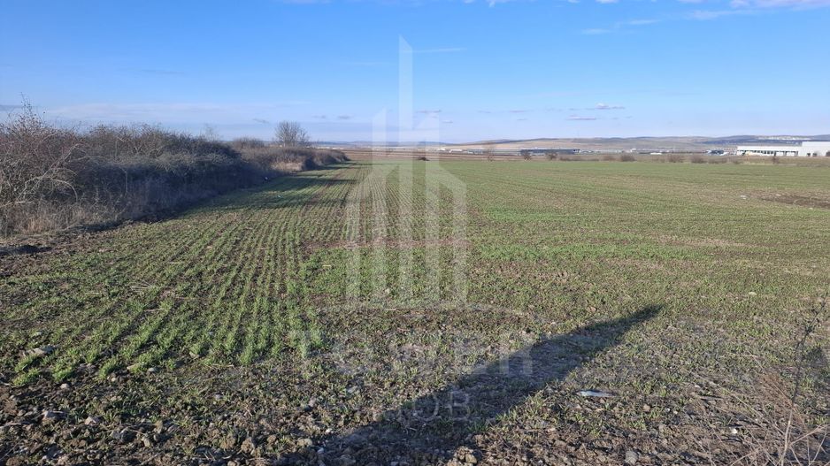 Teren Intravilan de Vânzare – 4300 mp – Cristian, zona Aeroport - Poză 3