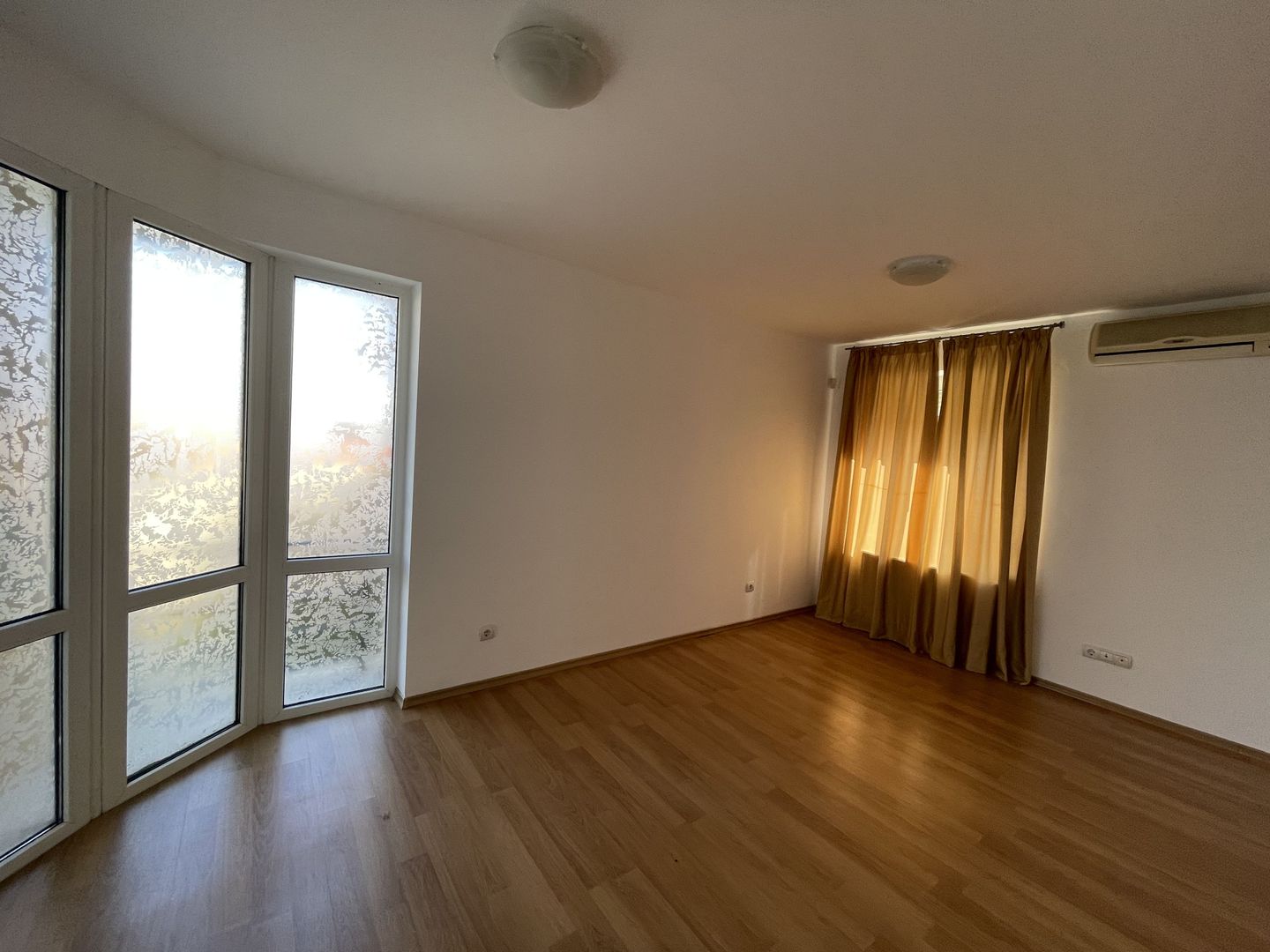 Vilă Individuală Spațioasă în Zona Iancu Nicolae - Poză 6