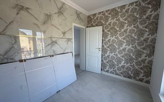 Casa cu 5 camere , 3 bai si garaj in Dumbravita - Poză 15