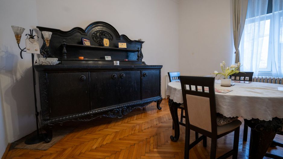 Apartament central de vânzare – la curte comună - Oradea - Poză 5