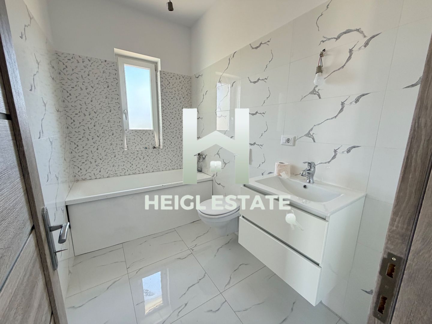 Duplex finalziat cu 4 camere si bucatarie inchisa in Giroc - Poză 9