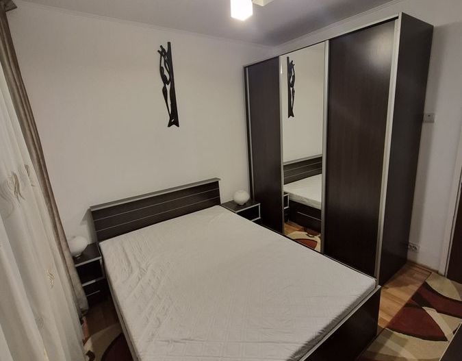 De inchiriat ap 3 camere+parcare, reabilitat, Rahova - Poză 2