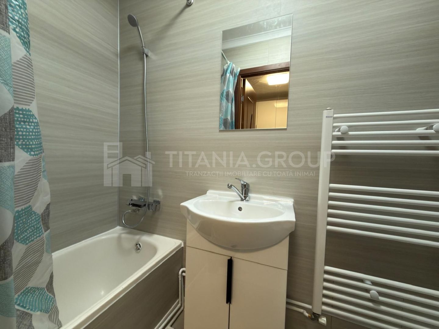 Garsonieră modernă, prima închiriere, etaj intermediar- zona Tractorul - Poză 8
