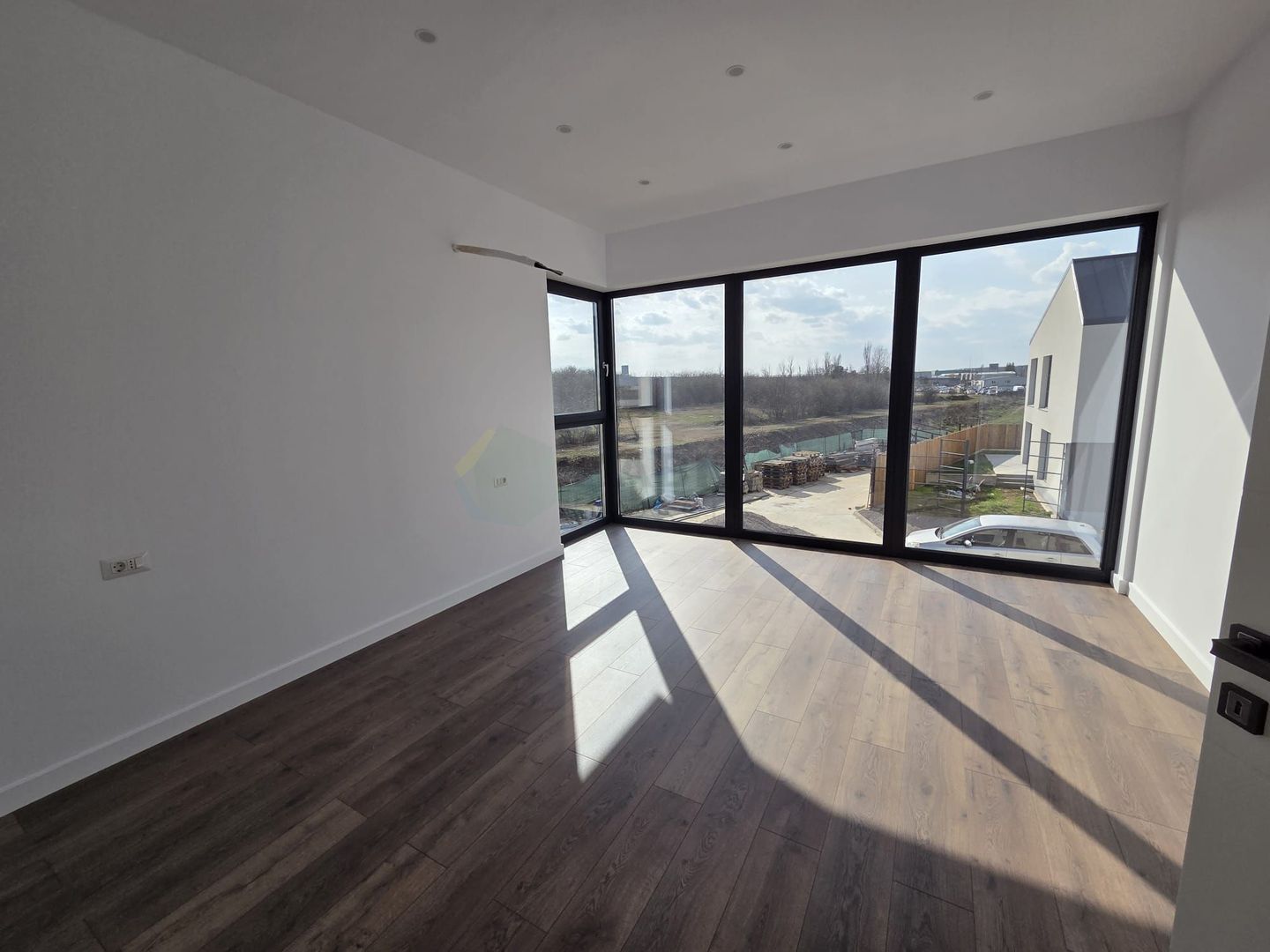 Casă modernă de vânzare în Tunari – construcție 2025, gata de mutare! - Poză 13