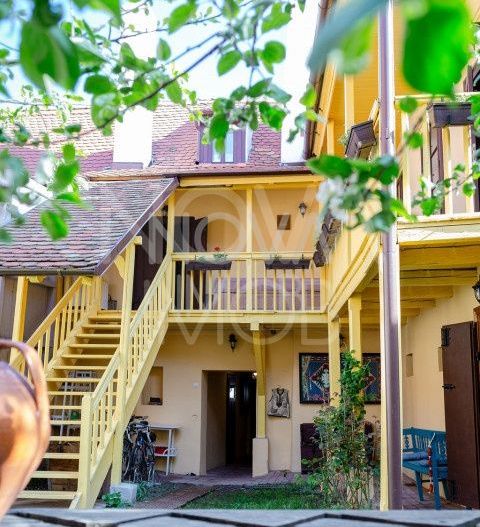 CASA INDIVIDUALA IN CENTRUL ISTORIC AL SIBIULUI - Poză 3