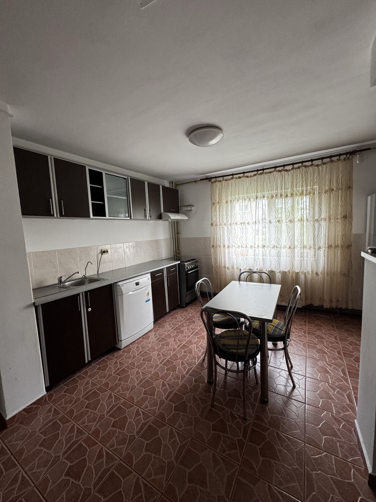 APARTAMENT MOBILAT  CENTRALA PROPRIE ZONA 13 SEPTEMBRIE - Poză 2