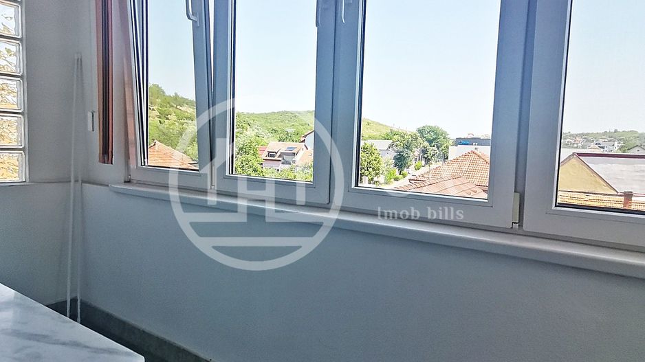 Apartament de inchiriat cu 3 camere in zona Dragos Voda, Oradea - Poză 10