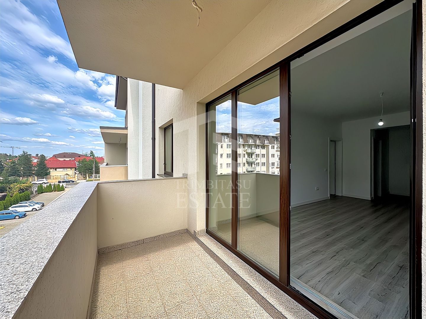 3 camere 88 mp 2 terase 2 băi 2 dressinguri etaj 3/4 lift Sos Cernica - Poză 22