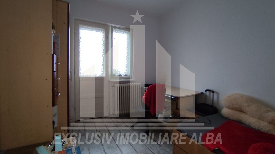 Apartament 4 camere decomandate | 2 bai | 2 balcoane | 77 mp | Cetate - Poză 8