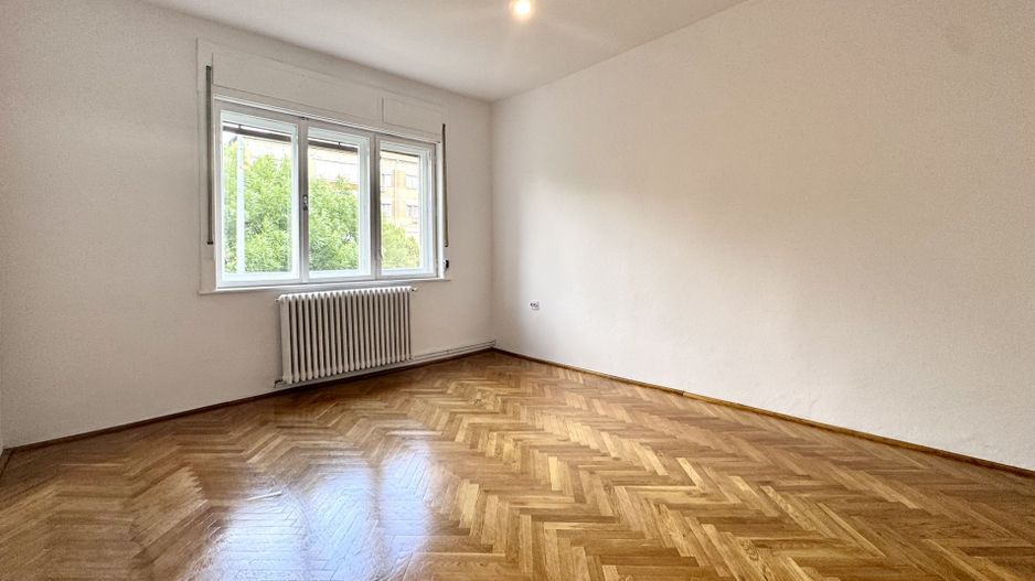 Apartament spațios într-o vilă, cu 2 garaje și terase – zona Iosefin - Poză 1