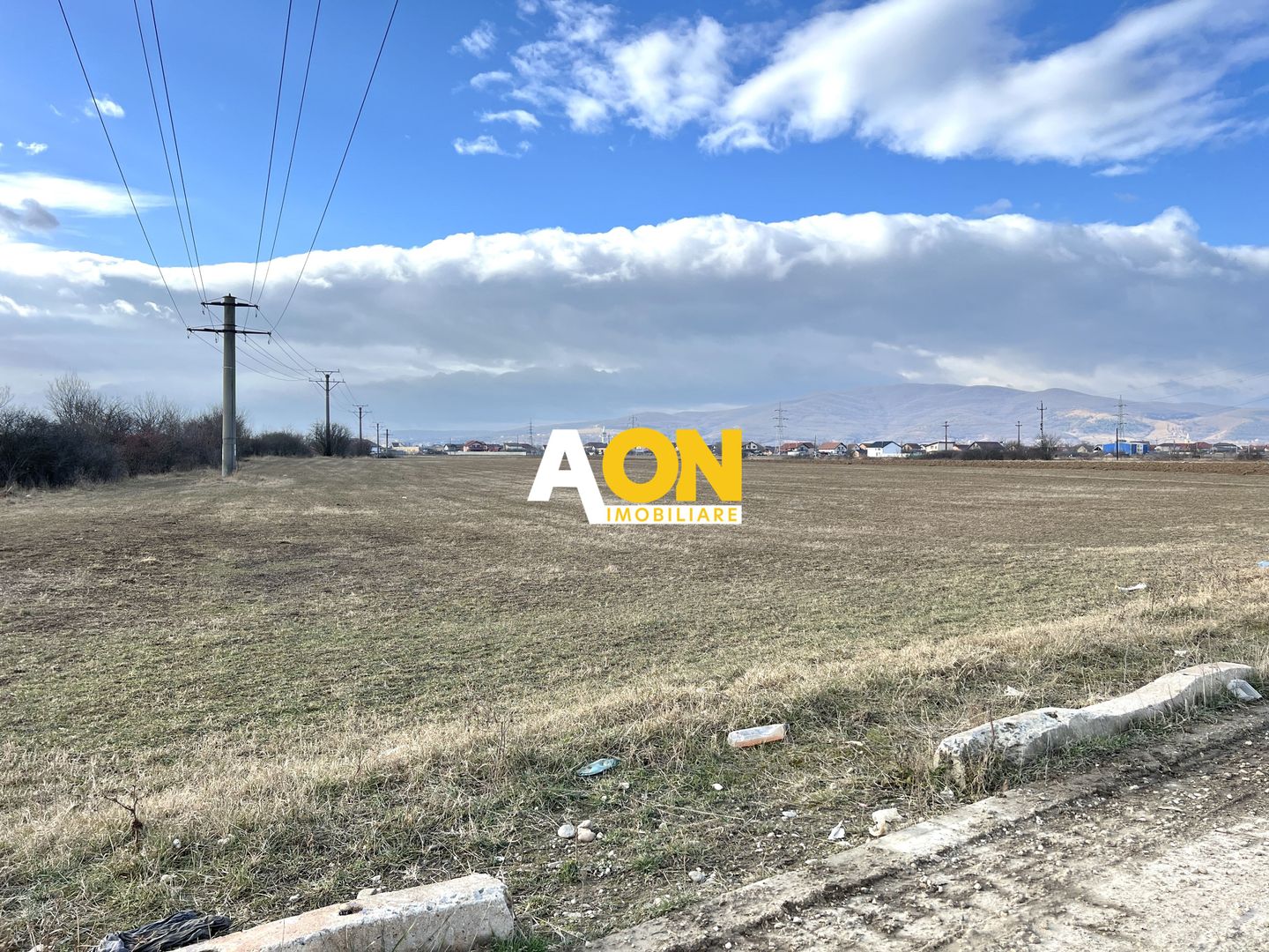 Teren intravilan pretabil hala, toate utilitatile - Poză 5