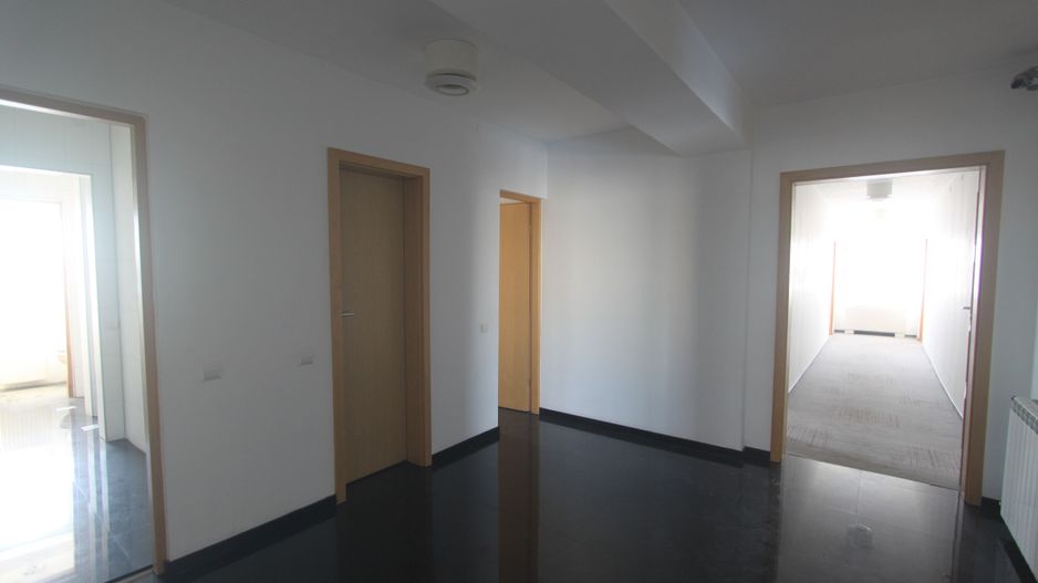 Cladire de birouri - zona Semicentrala - Poză 28