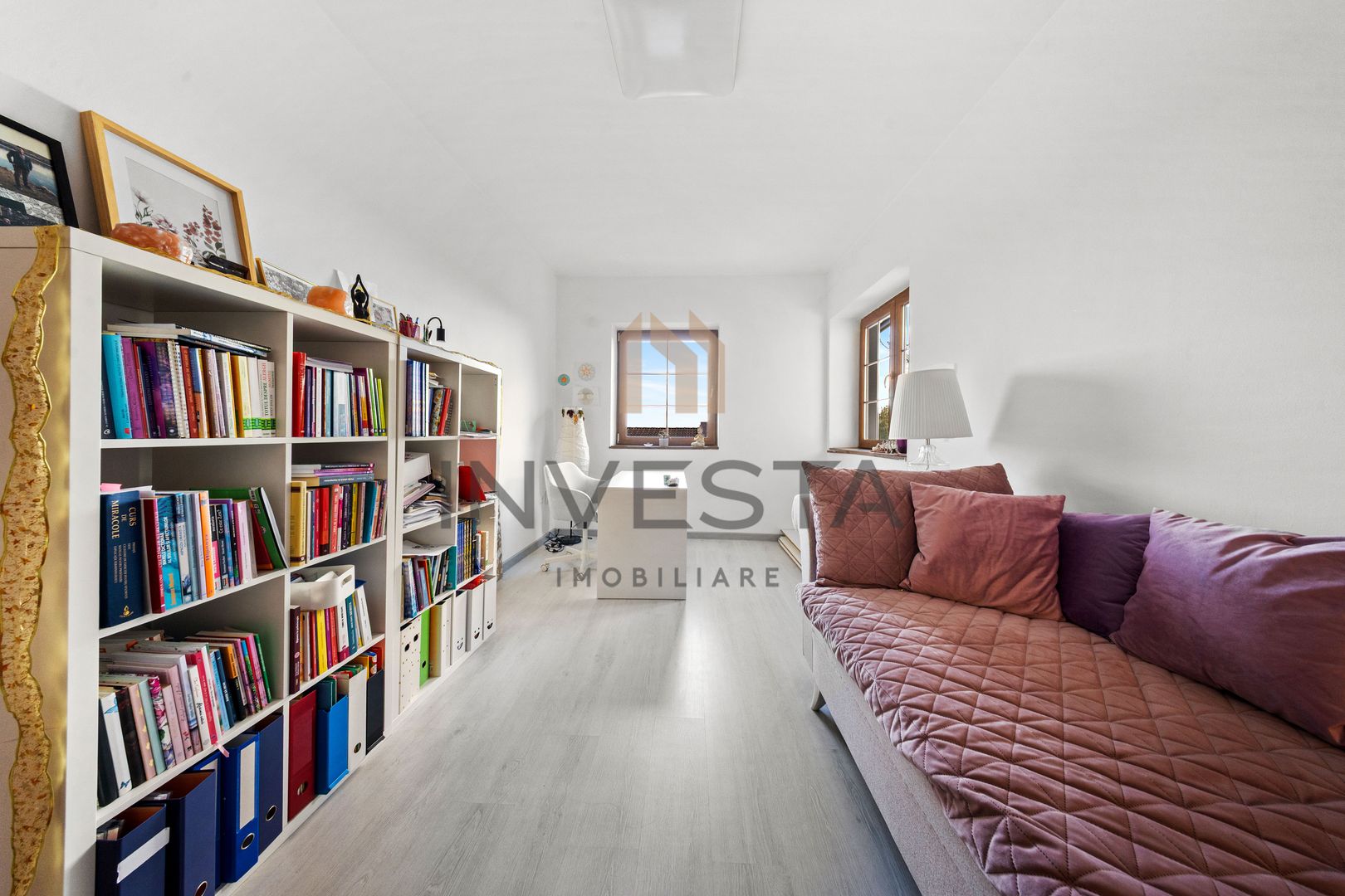 Resedinta impunatoare cu teren generos de 2.012 mp in Buna Ziua! - Poză 7