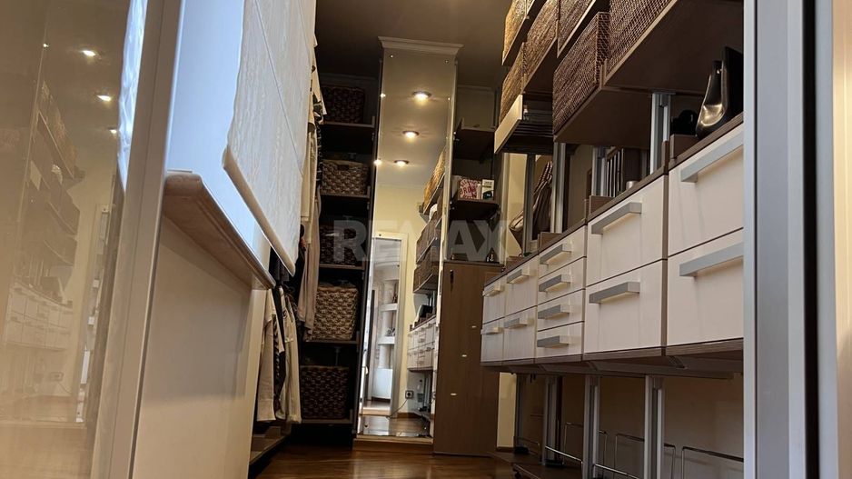 Casă de lux în Chișinău, de vânzare. Pe teren de 10,4 Ari. Telecentru. - Poză 11
