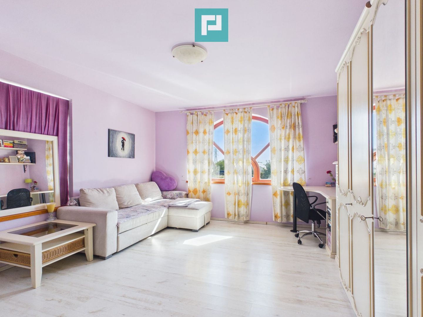 Vilă cu arhitectură deosebită în Aradul Nou - Poză 6