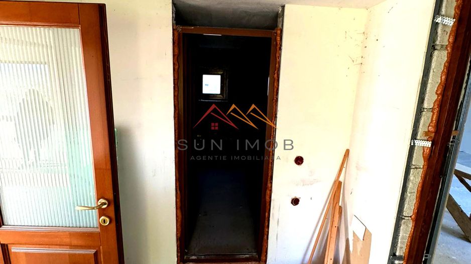 Vila S+P+E, priveliste deosebita, 6 camere, garaj, terasa, Cornu, PH - Poză 14