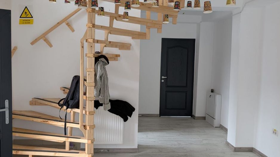 Casa Vila 6 camere || Piata Victoriei || Buzesti || Curte Libera 300Mp - Poză 11