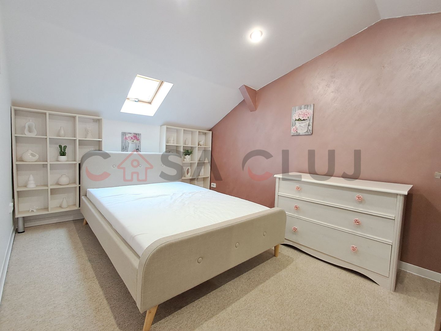 Casa, Curte Comuna, Zona Centrală!! - Poză 6