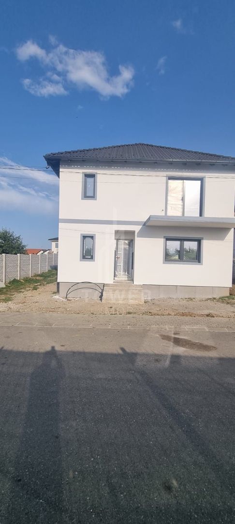 Ocazie rară | Casă de vânzare în Cristian | 4 camere, curte 210 mp - Poză 9