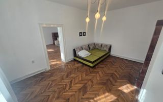 Apartament la casa cu 3 camere si curte Strada Bucegi - Poză 10