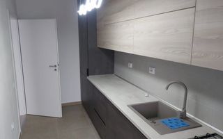 Garsoniera moderna - Mall Coresi - Poză 1