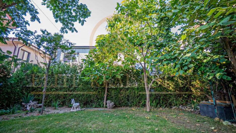 Viluta cocheta cu curte frumoasa in Mamaia Sat! - Poză 33