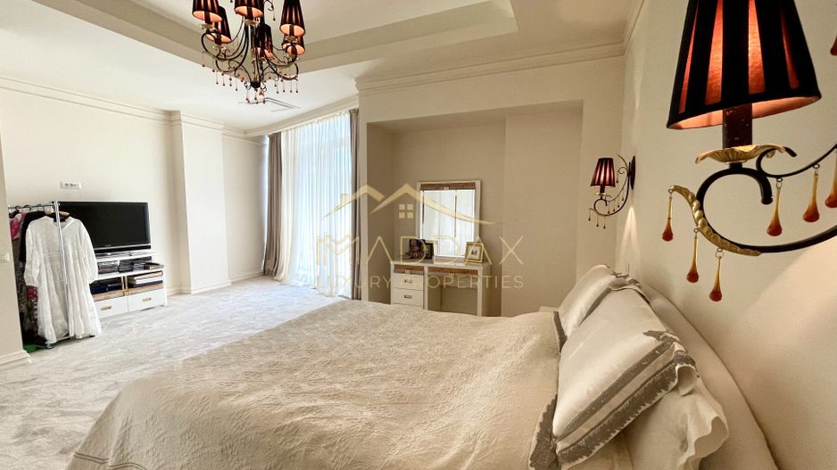 Impressive Villa *1500 SQM usable* 2613 SQM land / Open to the lake - Poză 53