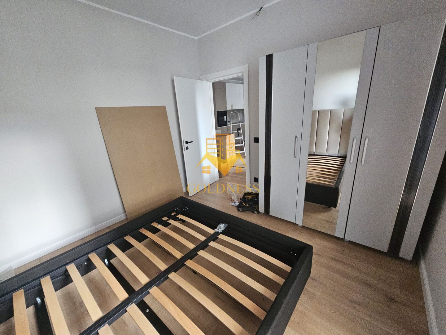 2 camere open space, Parcare, Prima Inchiriere, Piata Oser, Bulgaria - Poză 2