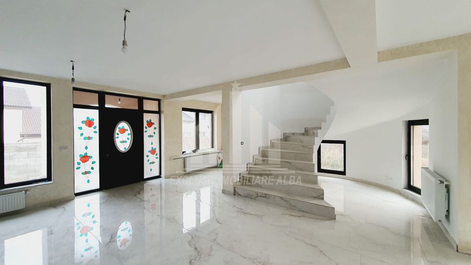 Casa de vanzare in Cetate - zona Piata - Poză 3