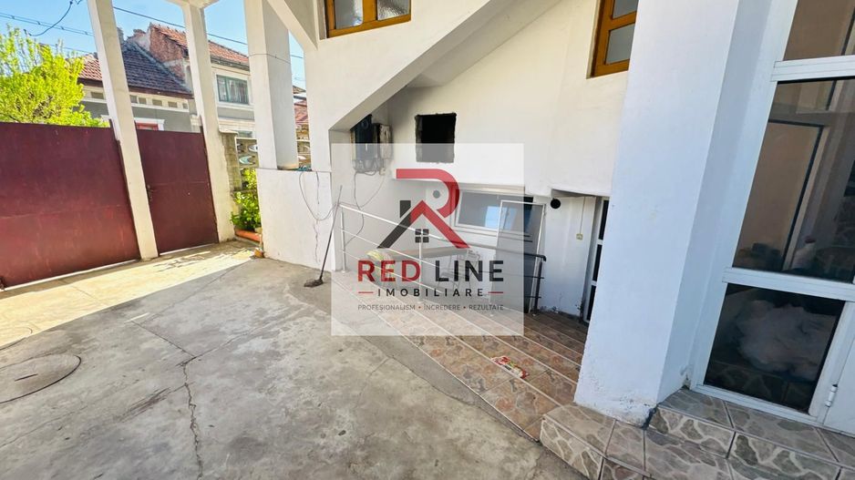Vilă impunătoare, construcție solidă D+P+E+M, 430 mp – pretabilă pensiune - Poză 2