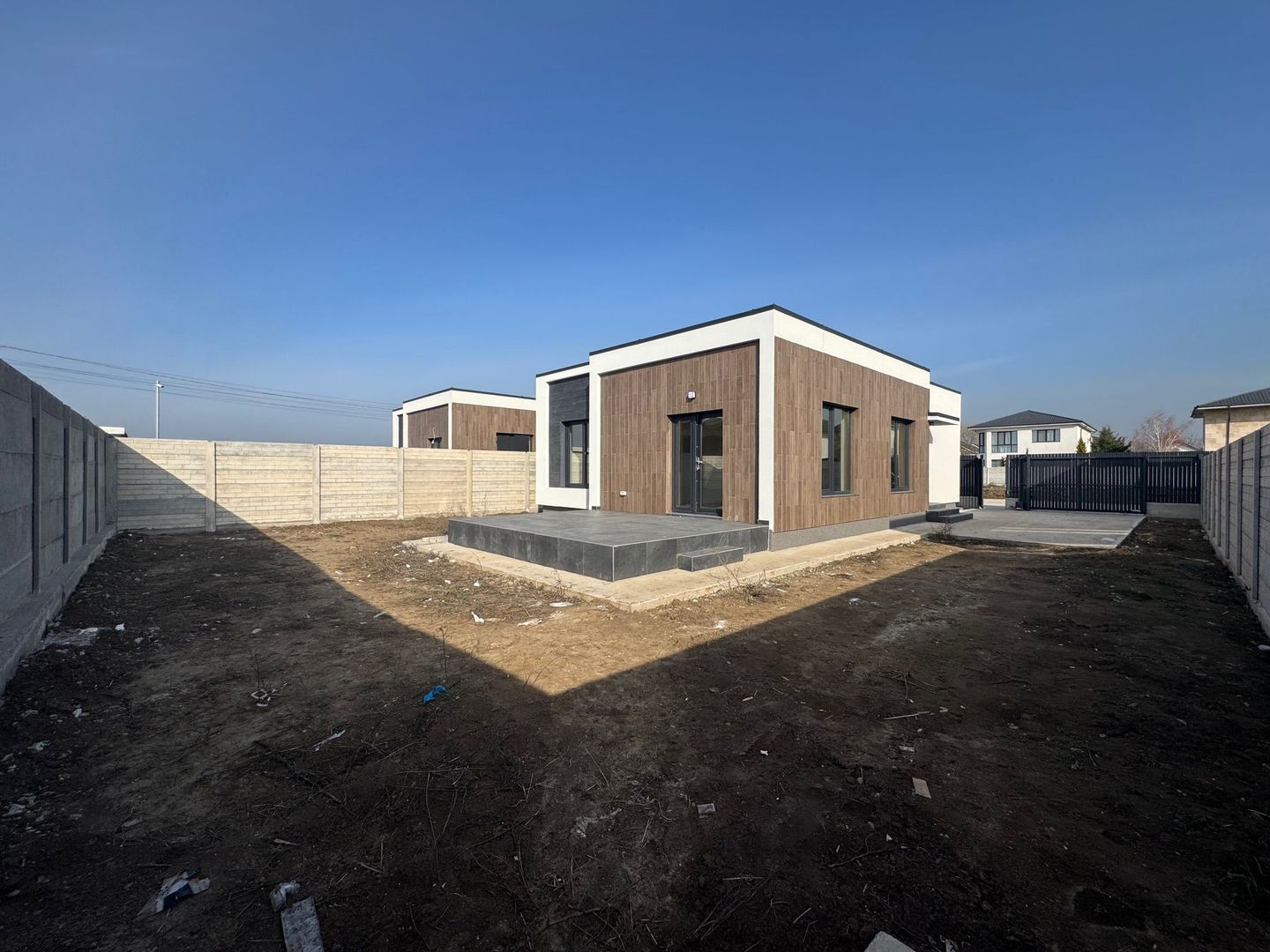 Case Mediteranene pe PARTER, 100m2 suprafata, curte 400m2, 0% comision - Poză 3