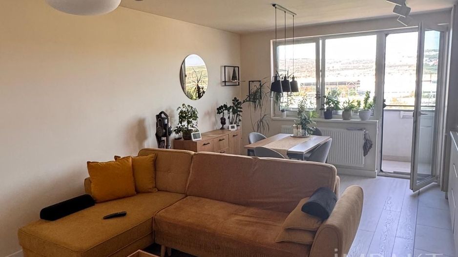 Apartament cu 3 camere de închiriat - Poză 2