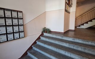 APARTAMENT DE VANZARE ETAJ 2/4 DECOMANDAT ZONA 1 MAI - Poză 8