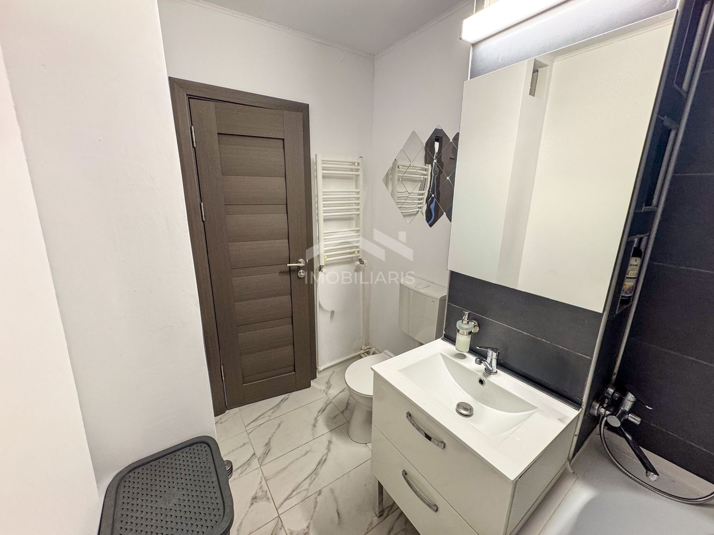 Apartament 3 camere de vanzare - modernizat 2024 - Poarta 6 - Poză 5