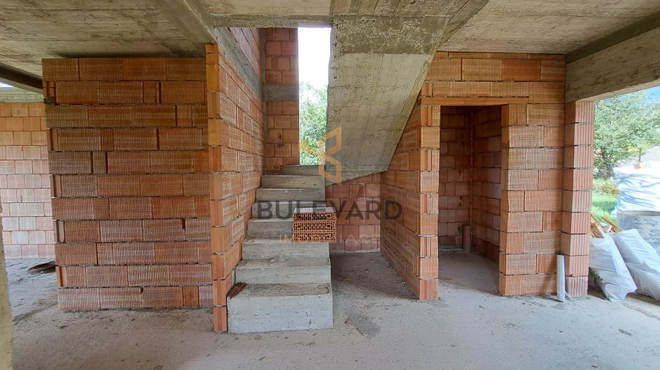 Casa la rosu 172 mp utili, 750 mp teren, view superb! - Poză 17