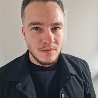 Avram Răzvan - Luna Imobiliare
