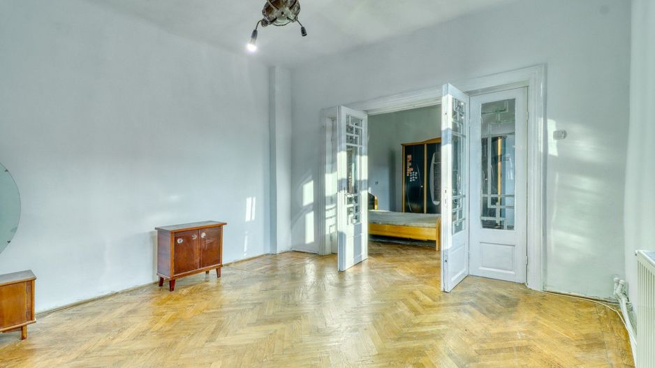 Centru- Casă boierească individuală- 5 camere si  451 mp teren - Poză 16