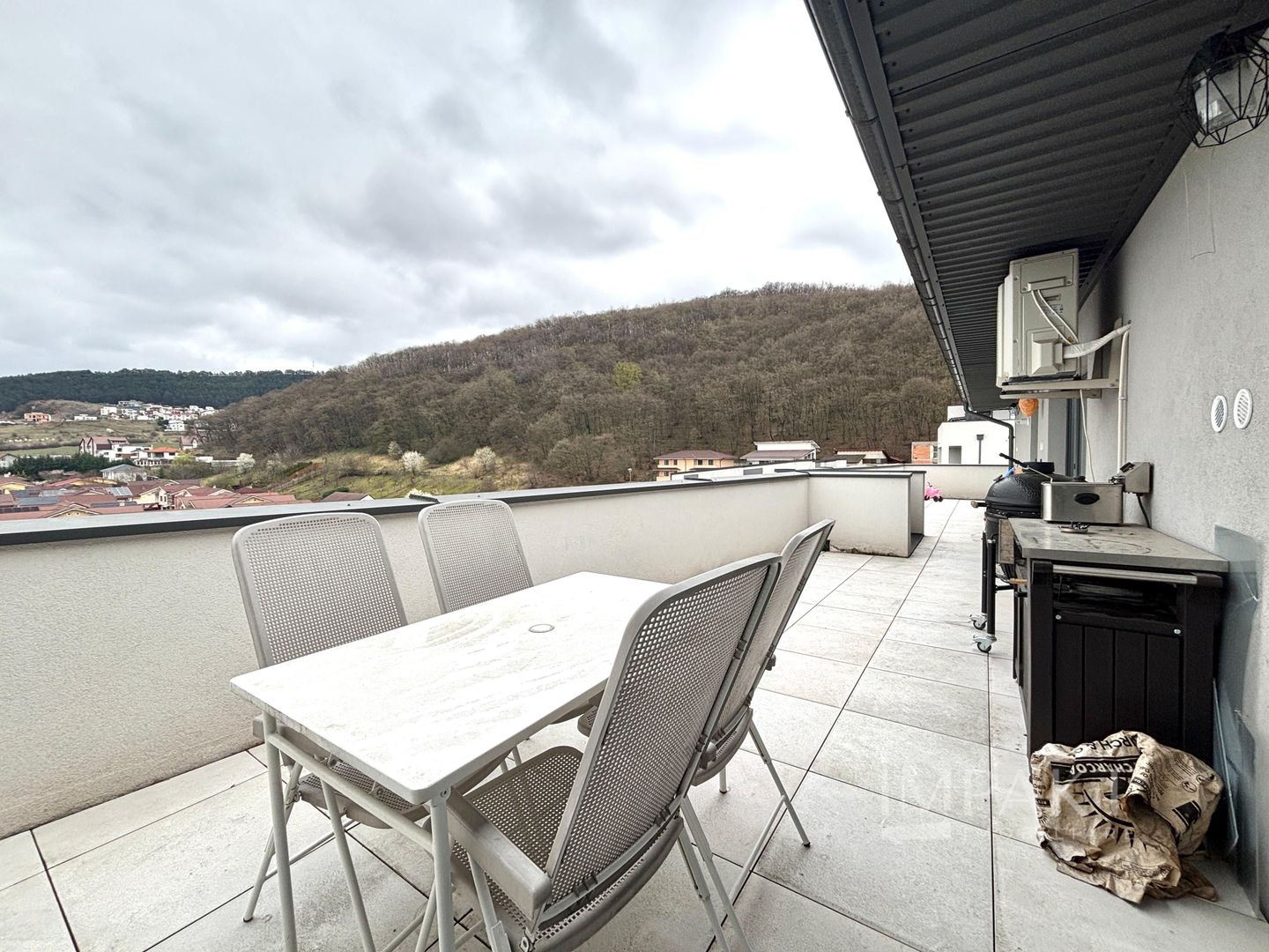 Oaza de liniste- Apartament premium cu vedere panoramica spre padure - Poză 16