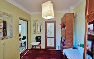 Vanzare casa cu teren 1800 mp, Pitesti str Bananai, la intrare - Poză 3