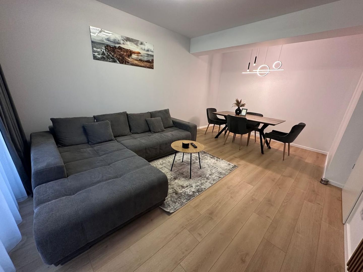Apartament lux cu 2 camere de închiriat - zona Coresi - Poză 3