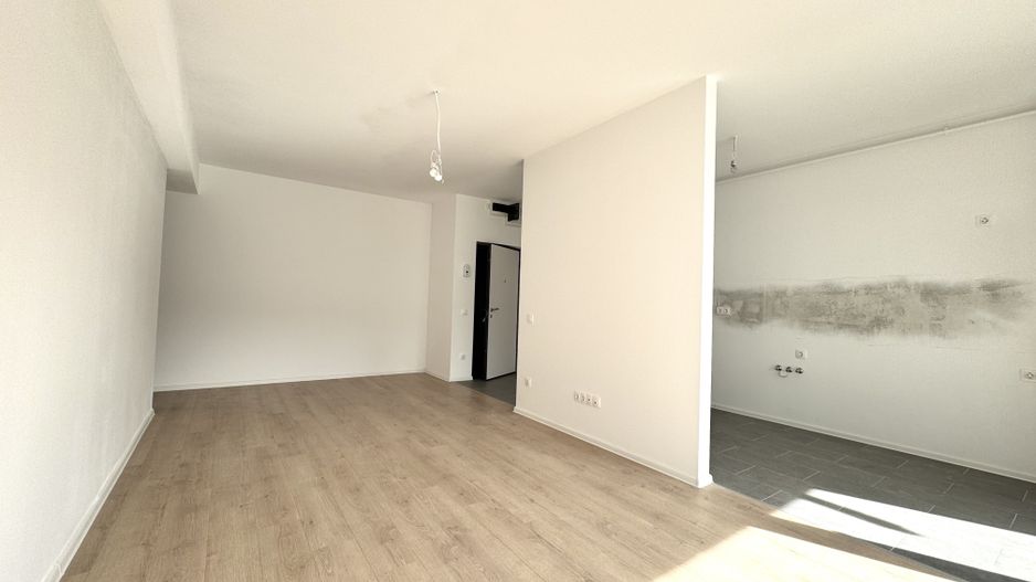 3 camere. Dormitor matrimonial cu baie en-suite. 83 mp Utili. - Poză 13