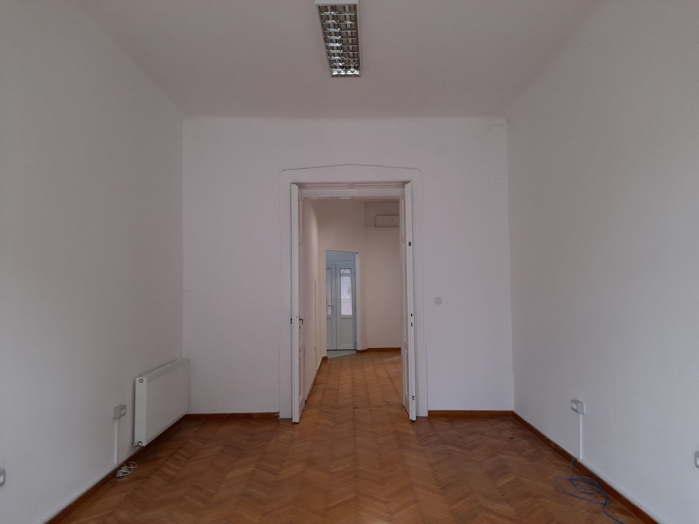 Spatiu birou de inchiriat, situat pe str.I.Vulcan, Oradea - Poză 6