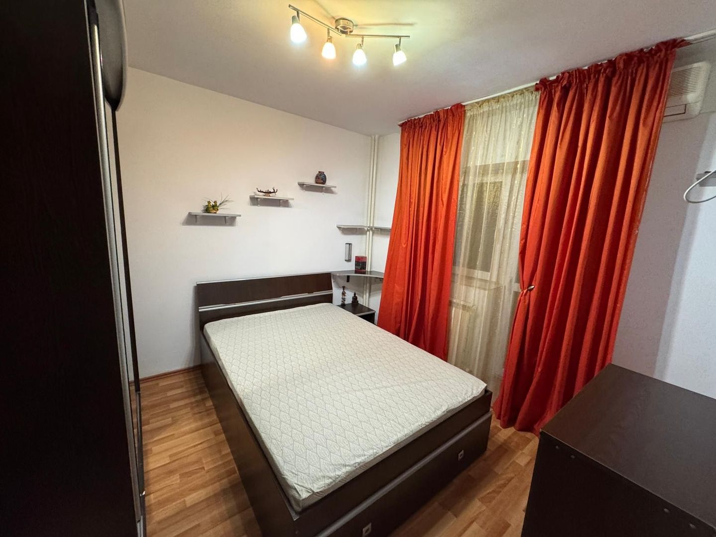 Apartament incapator cu trei camere, zona Iancuui - Poză 5