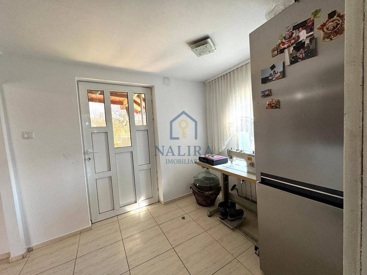 Casa de caramida de vanzare Surdesti cu teren intravilan 5000mp - Poză 5