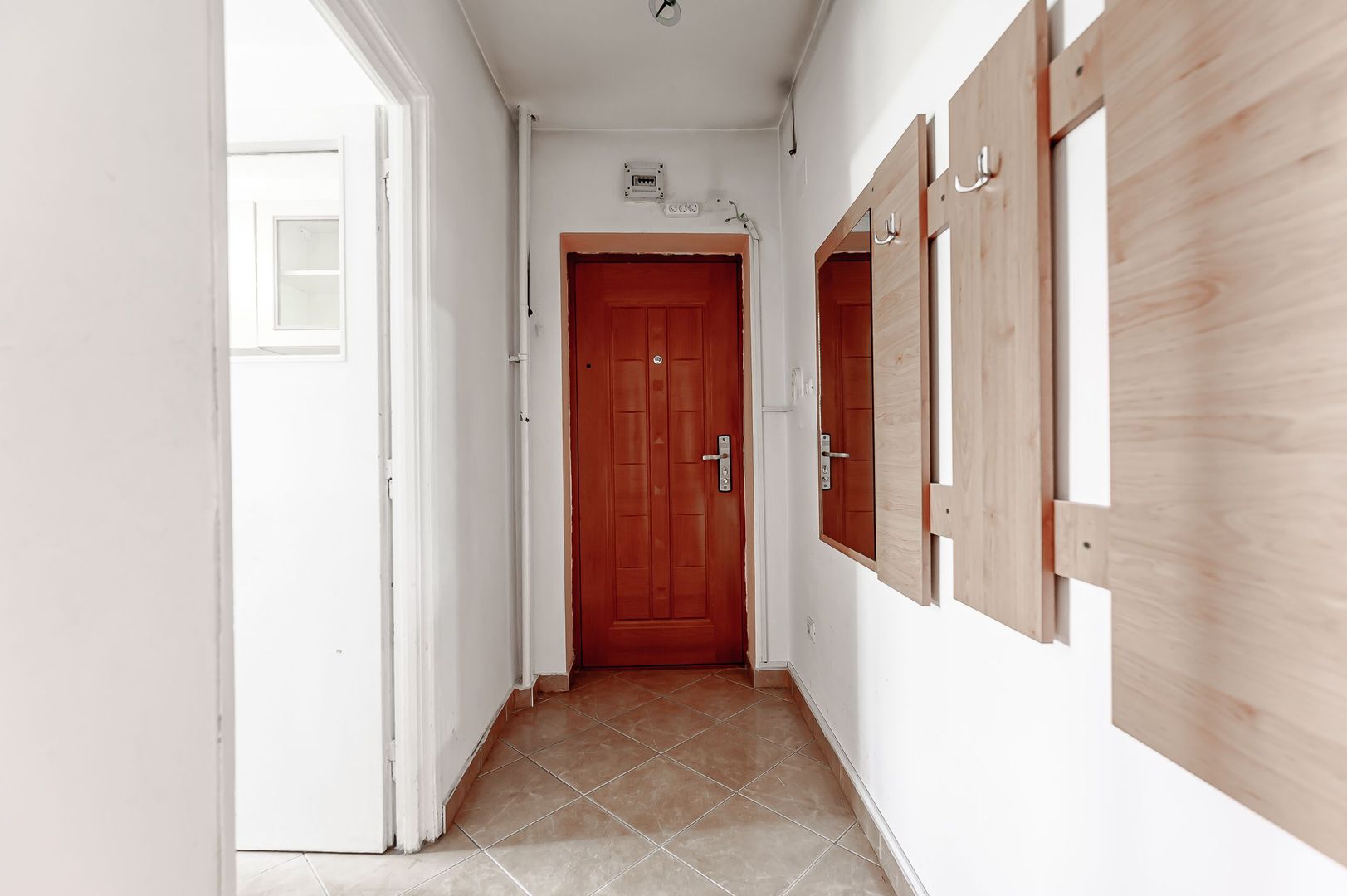 Apartament cu 2 camere, lângă Liceul De Artă Sabin Drăgoi - Poză 5