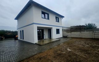 Casa Individuala cu 4 camere si 270 mp de curte, în Cristian - Poză 4