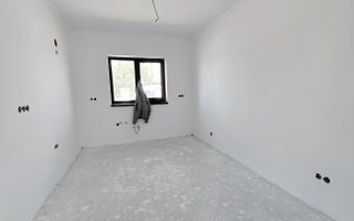 Casa Sibiu -  4 camere, 2 bai, curte - Poză 5