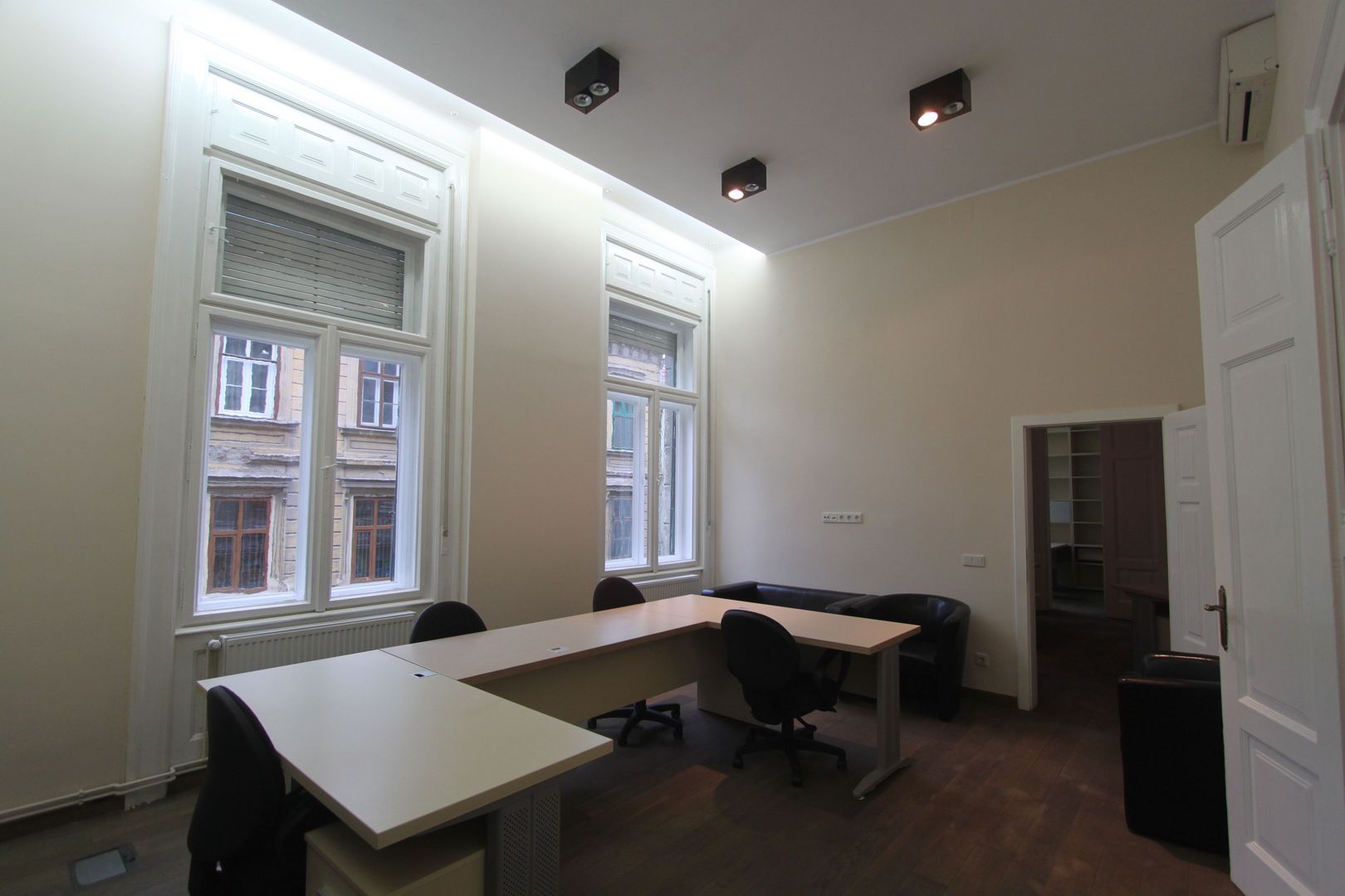 Spațiu de birouri mobilat - 120mp  în zona Unirii. - Poză 13